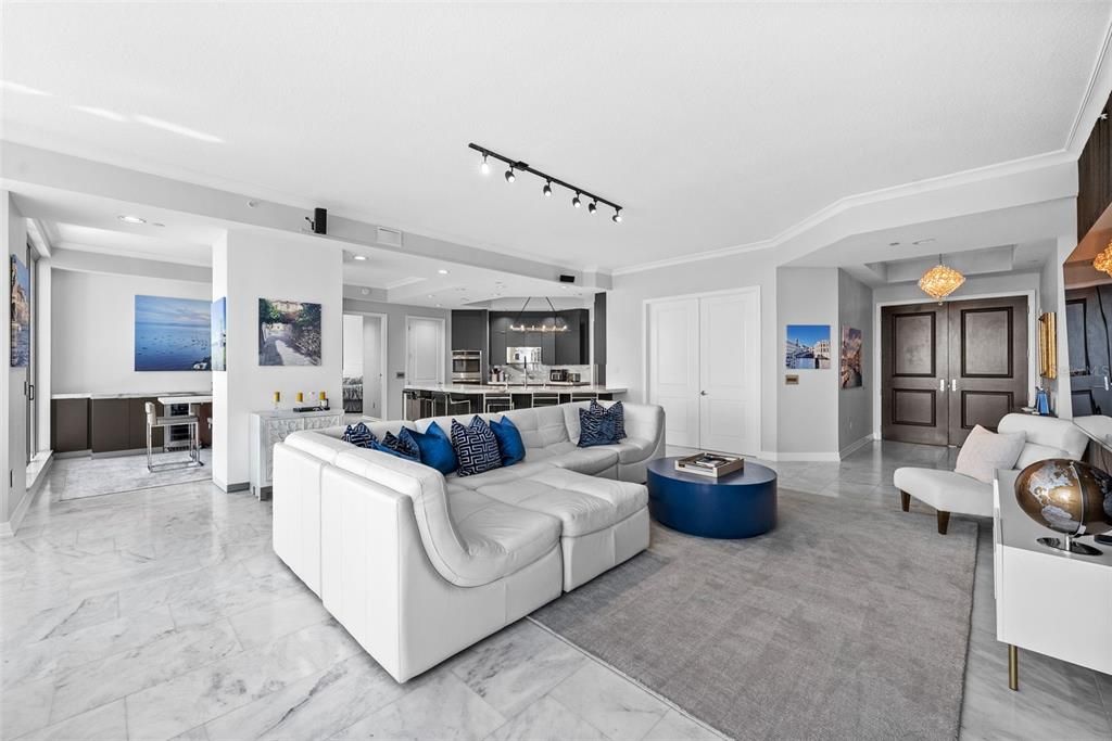 En Venta: $2,395,000 (3 camas, 3 baños, 2985 Pies cuadrados)