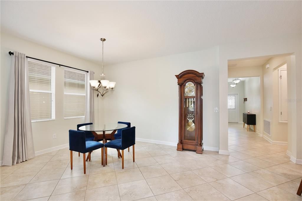 En Venta: $450,000 (4 camas, 3 baños, 2061 Pies cuadrados)