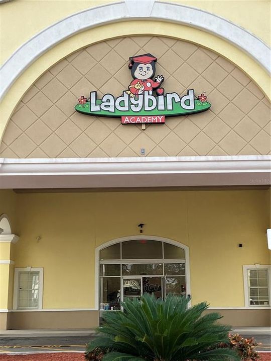 En Venta: $450,000 (4 camas, 3 baños, 2061 Pies cuadrados)