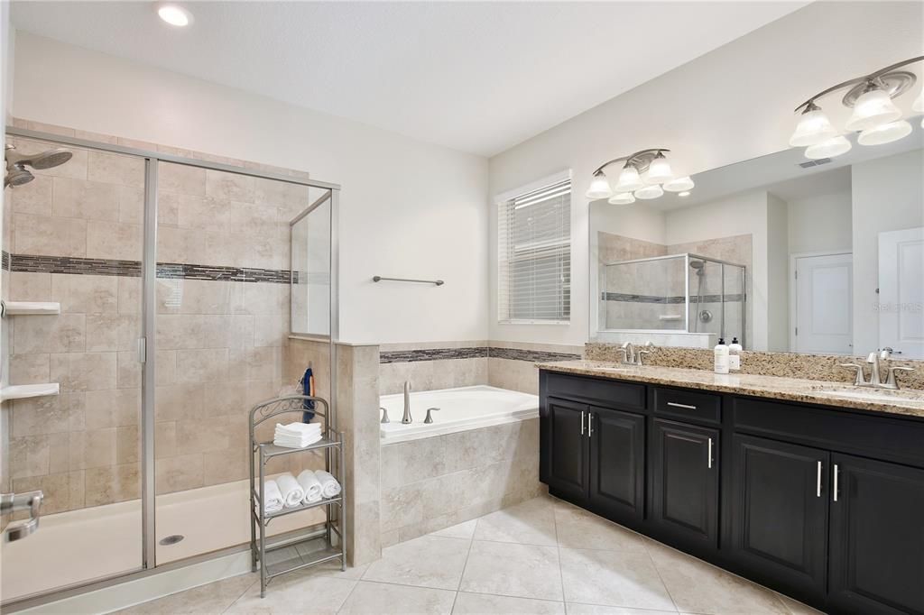 En Venta: $450,000 (4 camas, 3 baños, 2061 Pies cuadrados)