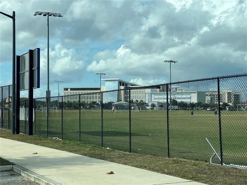 En Venta: $450,000 (4 camas, 3 baños, 2061 Pies cuadrados)