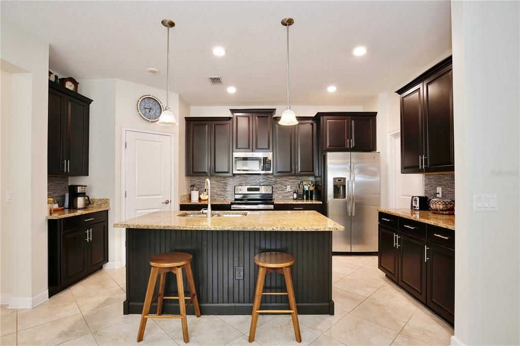 En Venta: $450,000 (4 camas, 3 baños, 2061 Pies cuadrados)