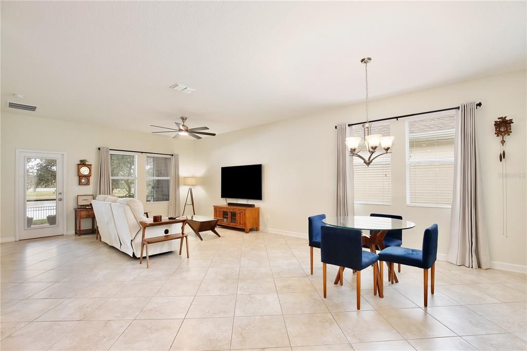 En Venta: $450,000 (4 camas, 3 baños, 2061 Pies cuadrados)