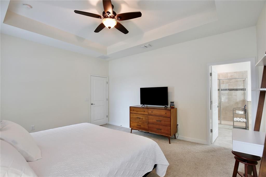 En Venta: $450,000 (4 camas, 3 baños, 2061 Pies cuadrados)