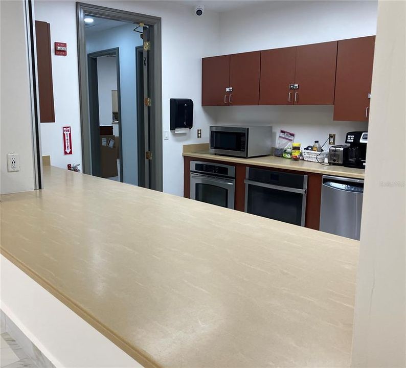 En Venta: $450,000 (4 camas, 3 baños, 2061 Pies cuadrados)