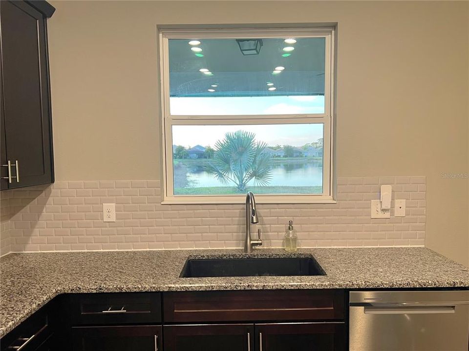 待售: $556,400 (5 贝兹, 2 浴室, 2604 平方英尺)