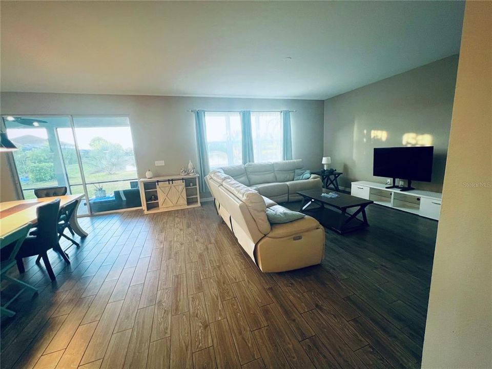 待售: $556,400 (5 贝兹, 2 浴室, 2604 平方英尺)