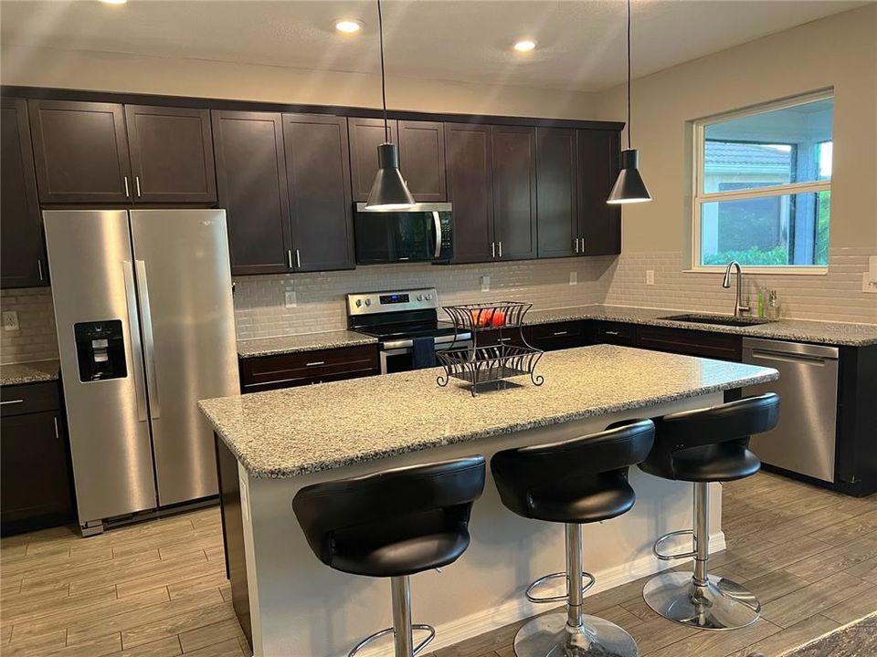 待售: $556,400 (5 贝兹, 2 浴室, 2604 平方英尺)