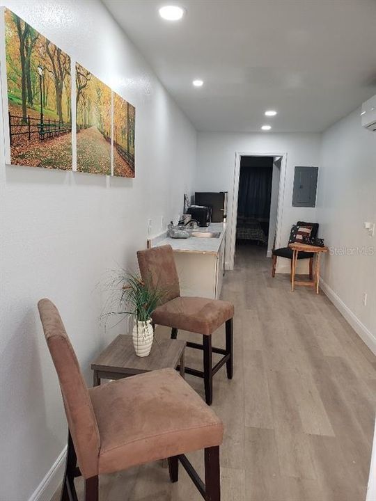 For Rent: $2,501 (1 beds, 1 baths, 320 Square Feet)