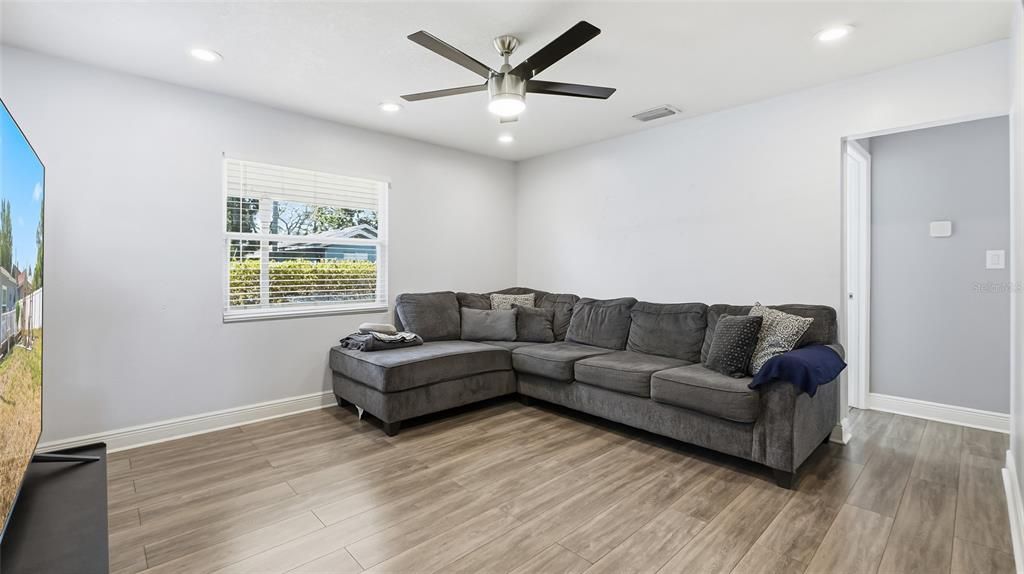 出租: $2,750 (3 贝兹, 2 浴室, 1118 平方英尺)