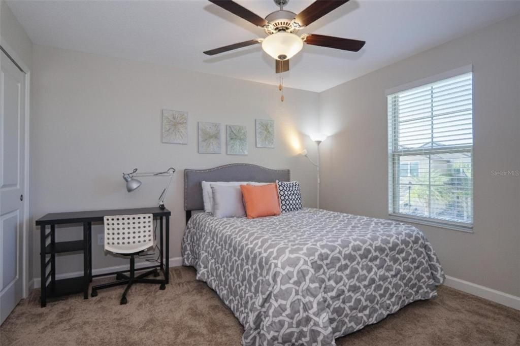 На продажу: $395,000 (4 спален, 2 ванн, 2602 Квадратных фут)