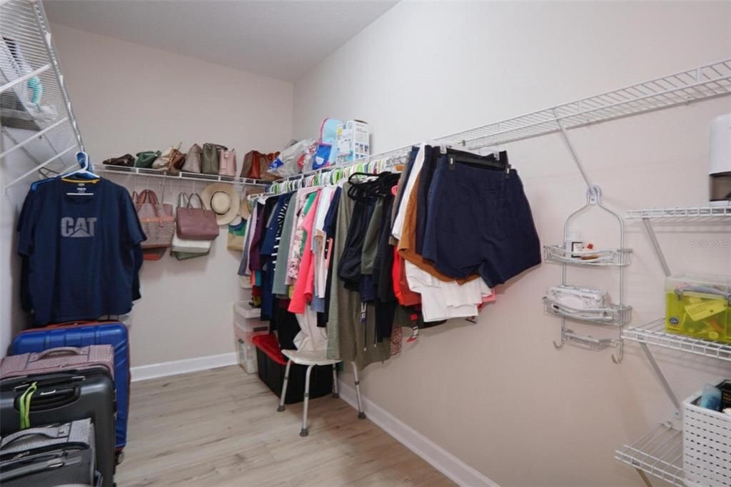 На продажу: $395,000 (4 спален, 2 ванн, 2602 Квадратных фут)