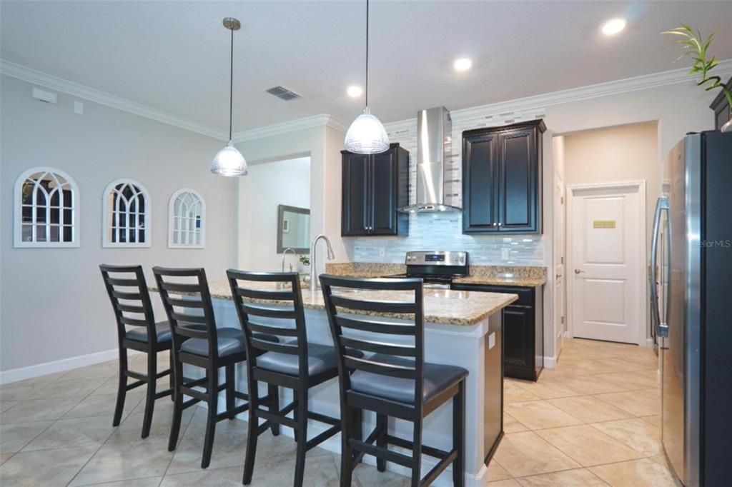 На продажу: $395,000 (4 спален, 2 ванн, 2602 Квадратных фут)