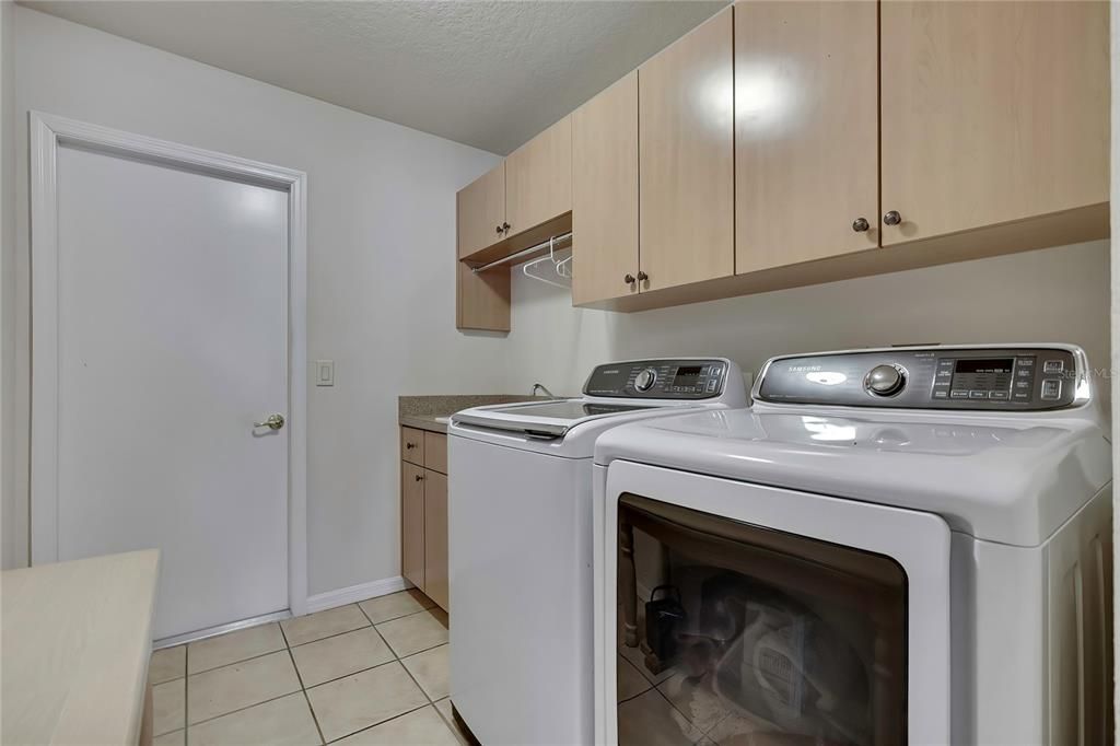 For Sale: $439,900 (3 beds, 2 baths, 2081 Square Feet)