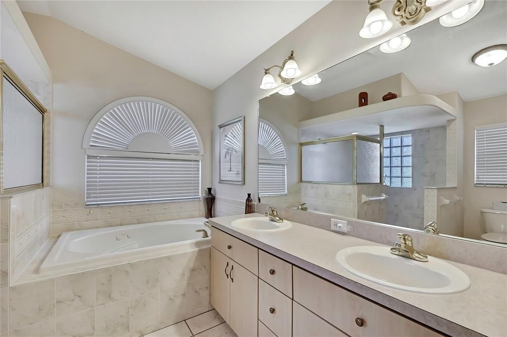 For Sale: $439,900 (3 beds, 2 baths, 2081 Square Feet)