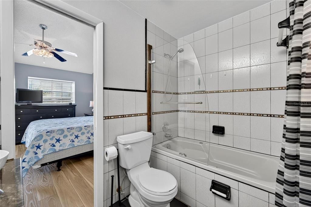 待售: $545,000 (3 贝兹, 1 浴室, 1237 平方英尺)