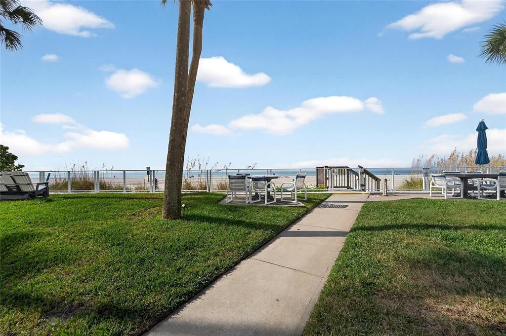 待售: $545,000 (3 贝兹, 1 浴室, 1237 平方英尺)