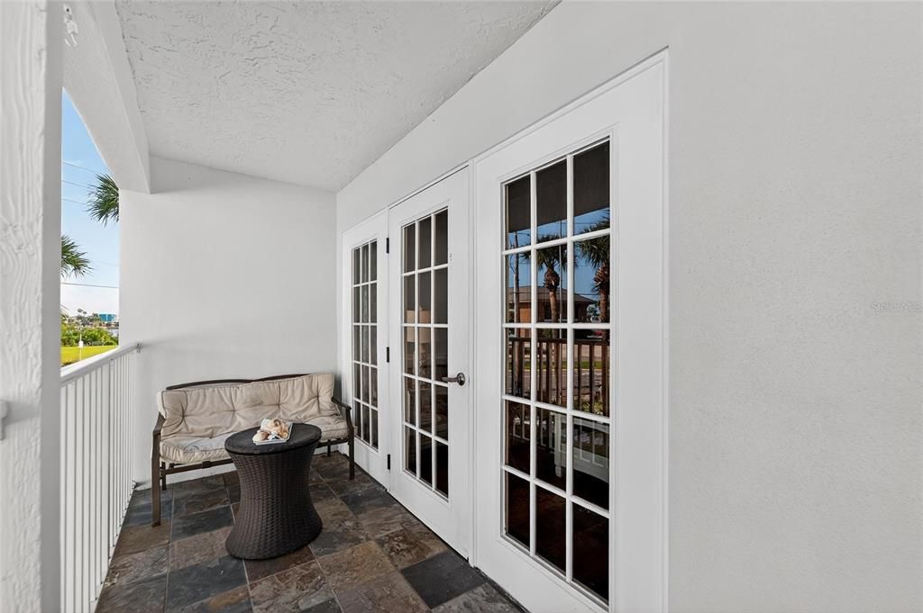 待售: $545,000 (3 贝兹, 1 浴室, 1237 平方英尺)