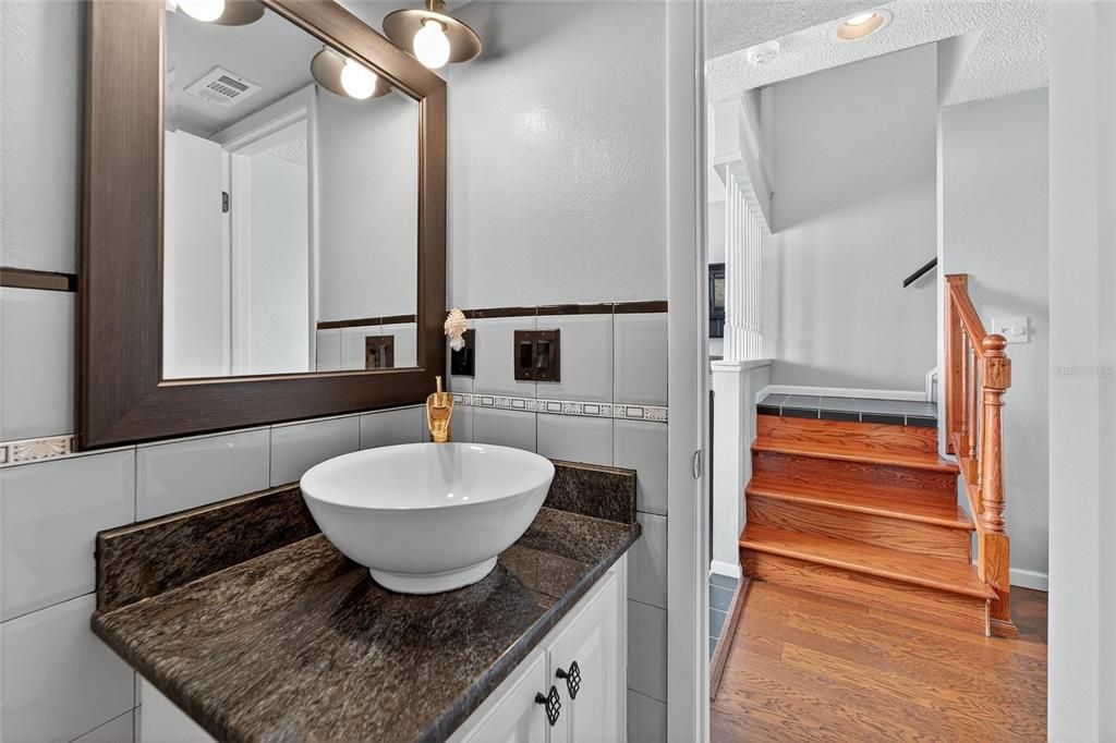 待售: $545,000 (3 贝兹, 1 浴室, 1237 平方英尺)