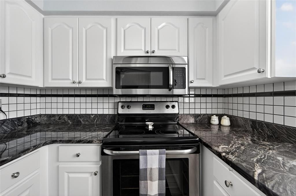 待售: $545,000 (3 贝兹, 1 浴室, 1237 平方英尺)