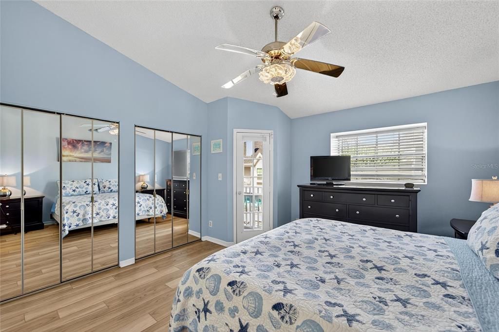 待售: $545,000 (3 贝兹, 1 浴室, 1237 平方英尺)