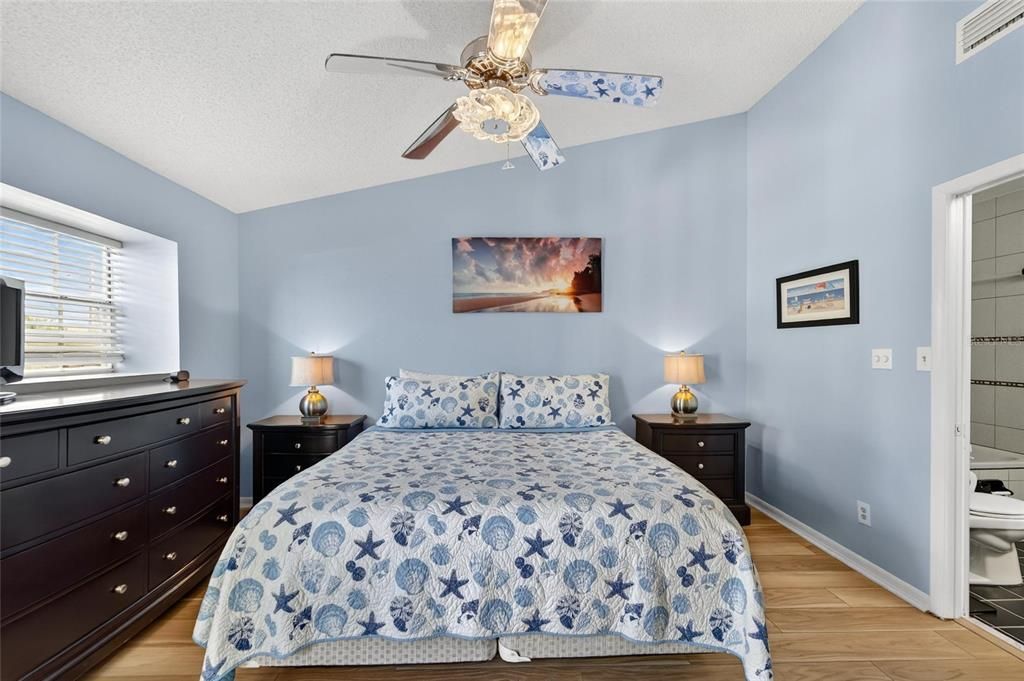 待售: $545,000 (3 贝兹, 1 浴室, 1237 平方英尺)