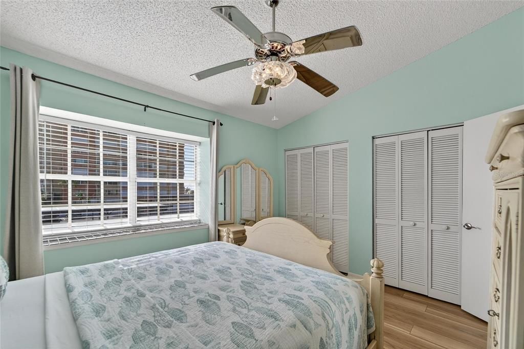 待售: $545,000 (3 贝兹, 1 浴室, 1237 平方英尺)