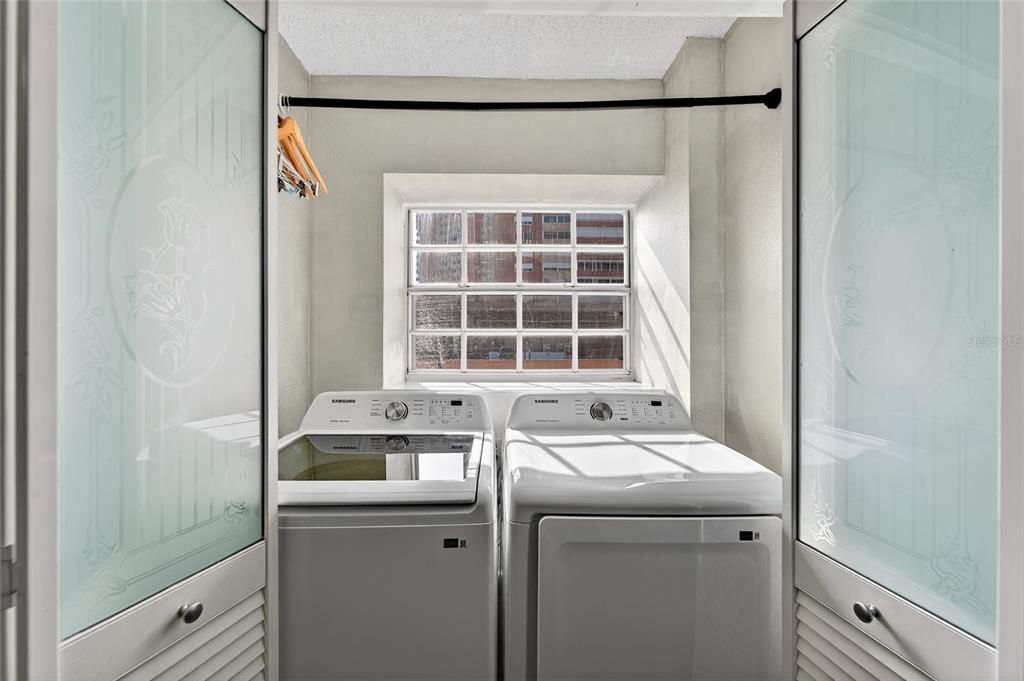 待售: $545,000 (3 贝兹, 1 浴室, 1237 平方英尺)