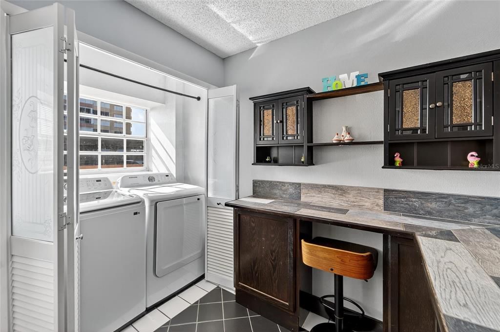 待售: $545,000 (3 贝兹, 1 浴室, 1237 平方英尺)