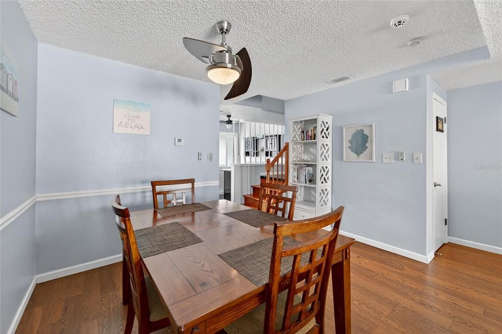 待售: $545,000 (3 贝兹, 1 浴室, 1237 平方英尺)