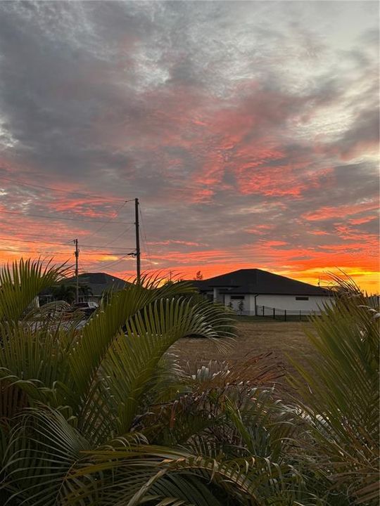 En Venta: $635,000 (3 camas, 2 baños, 1978 Pies cuadrados)