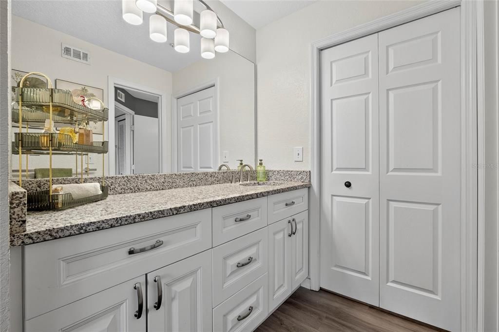 En Venta: $225,000 (2 camas, 1 baños, 961 Pies cuadrados)