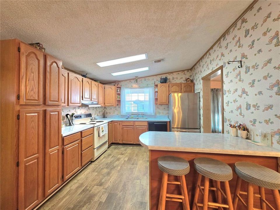 待售: $185,500 (2 贝兹, 2 浴室, 1360 平方英尺)