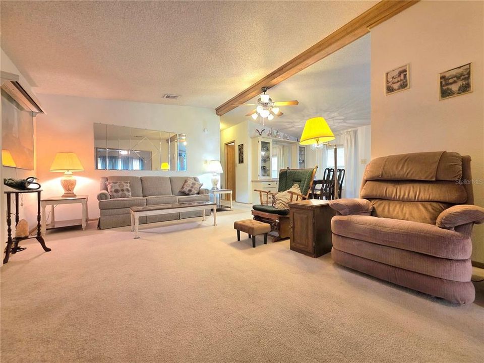 待售: $185,500 (2 贝兹, 2 浴室, 1360 平方英尺)