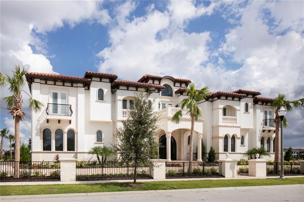 待售: $595,000 (0.34 acres)