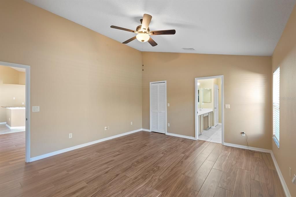 For Sale: $510,000 (4 beds, 2 baths, 2014 Square Feet)