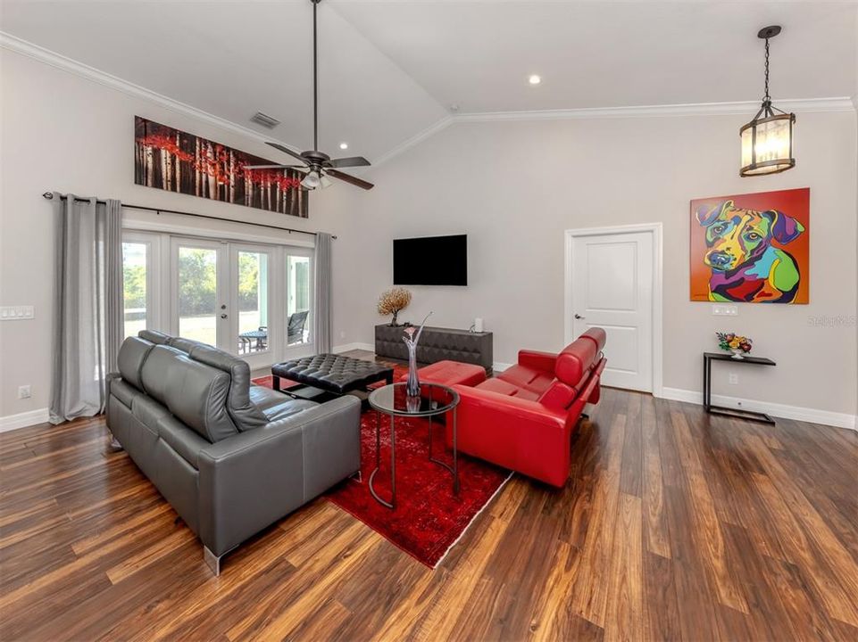 For Sale: $599,000 (3 beds, 2 baths, 1849 Square Feet)