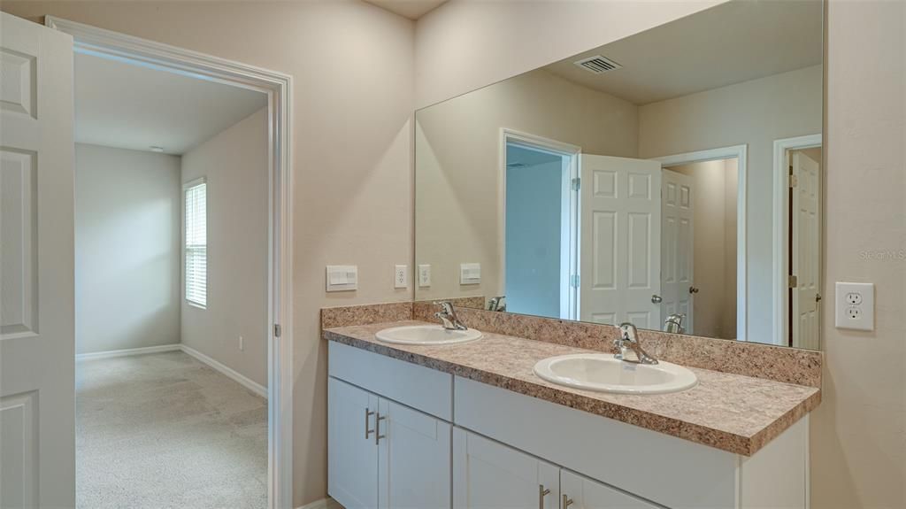 For Sale: $339,000 (3 beds, 2 baths, 1756 Square Feet)