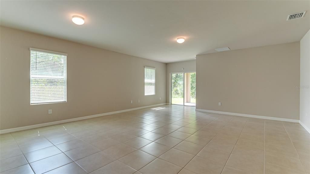 For Sale: $339,000 (3 beds, 2 baths, 1756 Square Feet)