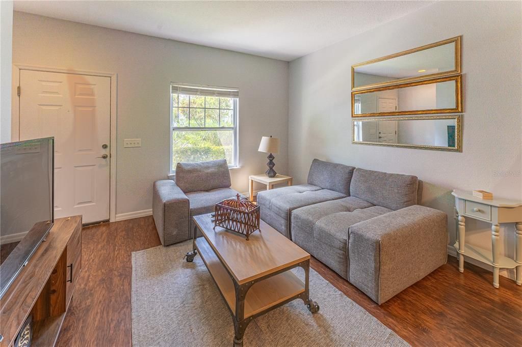 For Rent: $2,300 (3 beds, 2 baths, 1300 Square Feet)