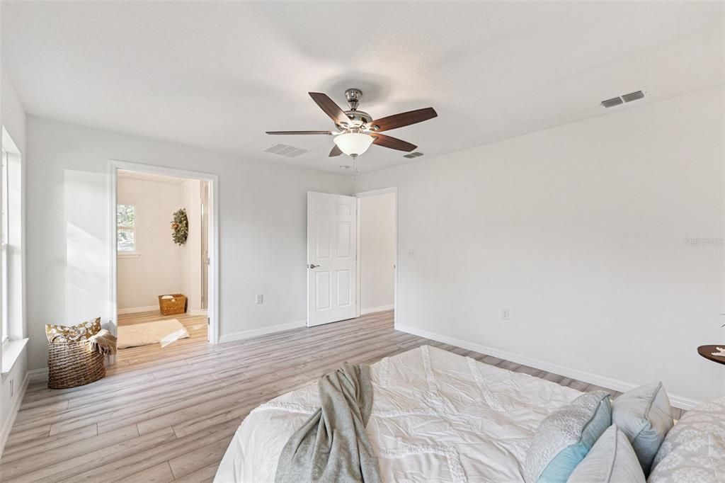 На продажу: $349,000 (3 спален, 2 ванн, 1636 Квадратных фут)