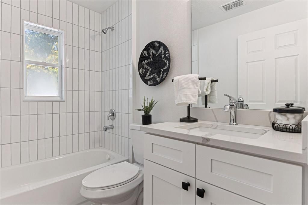 На продажу: $349,000 (3 спален, 2 ванн, 1636 Квадратных фут)