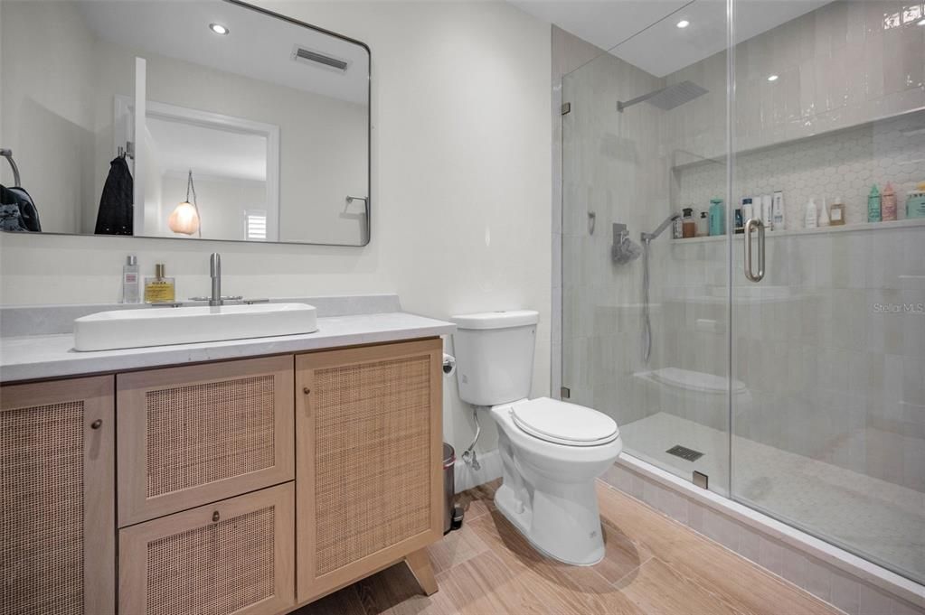 En Venta: $410,000 (3 camas, 2 baños, 1326 Pies cuadrados)