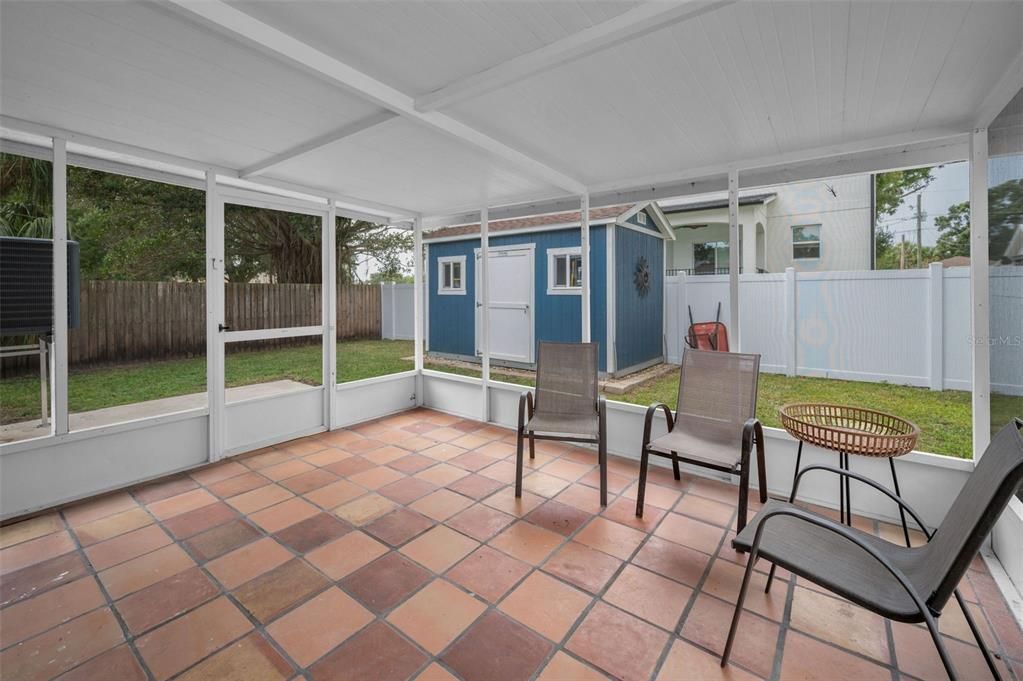 En Venta: $410,000 (3 camas, 2 baños, 1326 Pies cuadrados)