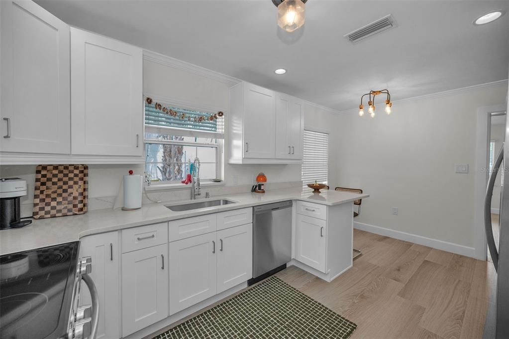 En Venta: $410,000 (3 camas, 2 baños, 1326 Pies cuadrados)