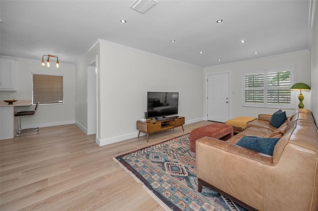 En Venta: $410,000 (3 camas, 2 baños, 1326 Pies cuadrados)