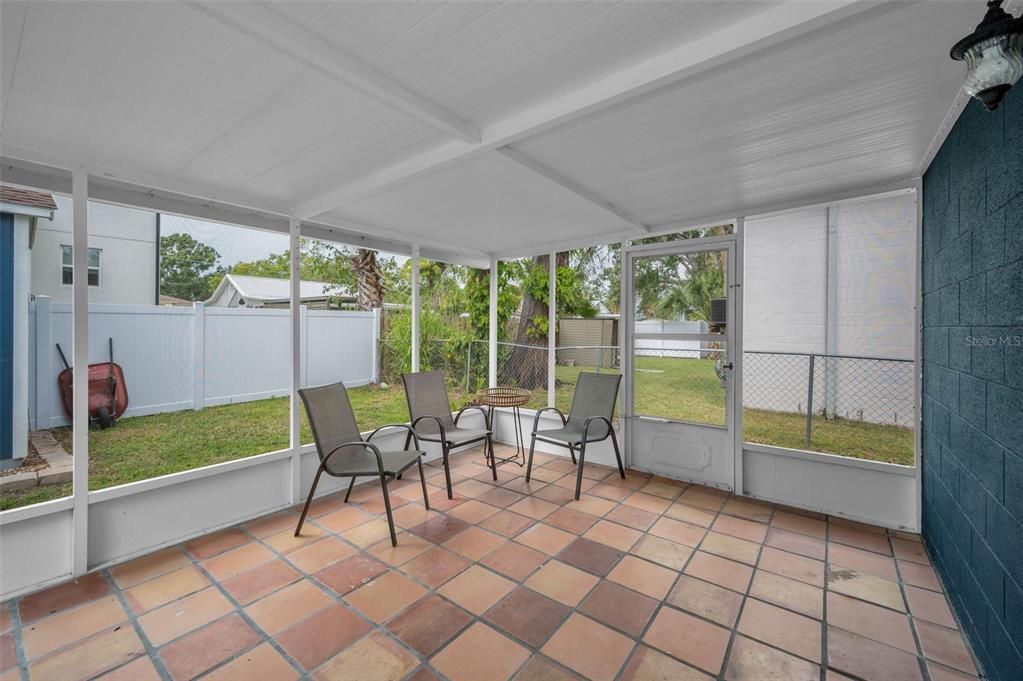 En Venta: $410,000 (3 camas, 2 baños, 1326 Pies cuadrados)