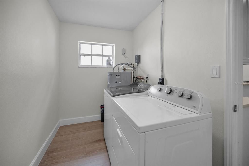 En Venta: $410,000 (3 camas, 2 baños, 1326 Pies cuadrados)