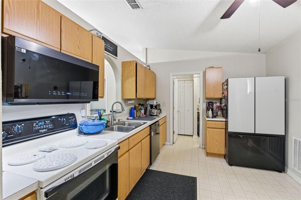 En Venta: $255,000 (3 camas, 2 baños, 1244 Pies cuadrados)