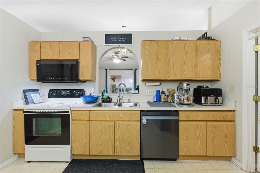 En Venta: $255,000 (3 camas, 2 baños, 1244 Pies cuadrados)